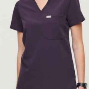 NWT Medium Figs Catarina Purple Shadow 1 pocket top